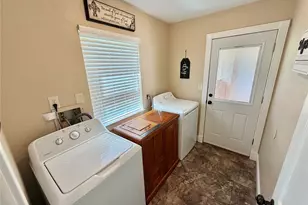 6214 1st St, Danbury, TX 77534 - Photo 13