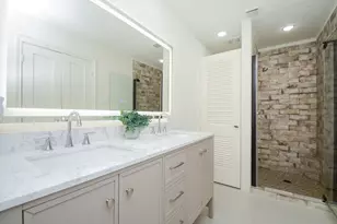 9719 Springmont Dr, Houston, TX 77080 - Photo 3