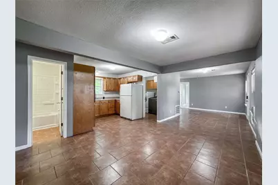 4717 Heron Street, Hitchcock, TX 77563 - Photo 11