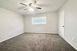 321 E Cedar St, Angleton, TX 77515 - Photo 13