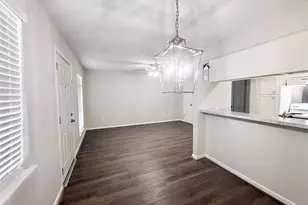 321 E Cedar St, Angleton, TX 77515 - Photo 7