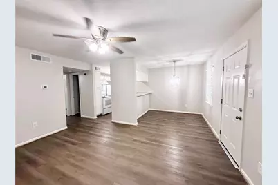 321 E Cedar Street #9, Angleton, TX 77515 - Photo 3