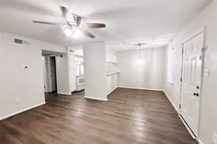 321 E Cedar St, Angleton, TX 77515 - Photo 3