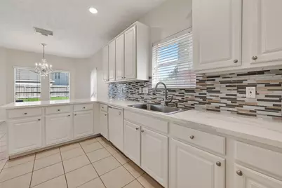 11931 McKinney Falls Lane, Sugar Land, TX 77498 - Photo 15