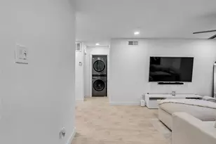 4200 Watson St, Houston, TX 77009 - Photo 3