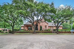 2255 Braeswood Park Dr, Houston, TX 77030 - Photo 27