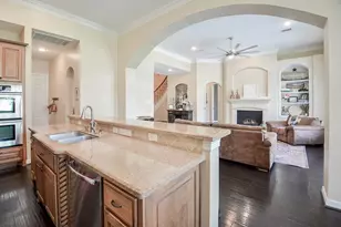 2015 Shadow Bend Dr, Sugar Land, TX 77479 - Photo 17