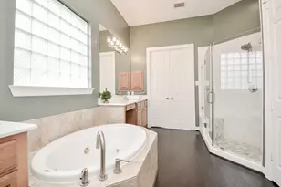 2015 Shadow Bend Dr, Sugar Land, TX 77479 - Photo 33
