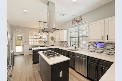 76 E Stony End Place, The Woodlands, TX 77381 - Photo 9