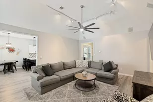 76 E Stony End Pl, The Woodlands, TX 77381 - Photo 7