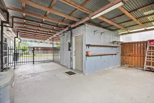 108 N 7th St, Highlands, TX 77562 - Photo 21