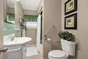 108 N 7th St, Highlands, TX 77562 - Photo 15