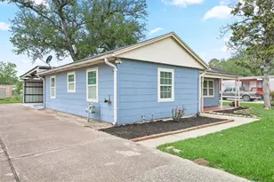 108 N 7th St, Highlands, TX 77562 - Photo 3