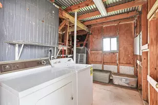 108 N 7th St, Highlands, TX 77562 - Photo 23