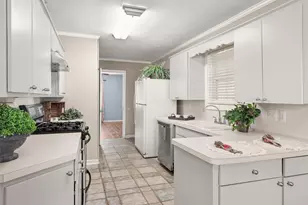 108 N 7th St, Highlands, TX 77562 - Photo 11