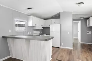 2222 N Austin Ave, Pearland, TX 77581 - Photo 9
