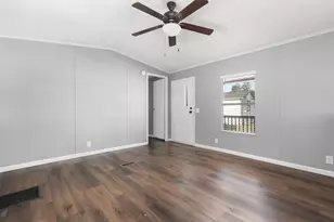 2222 N Austin Ave, Pearland, TX 77581 - Photo 7