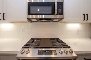 2054 Johanna Crk Dr, Houston, TX 77055 - Photo 11