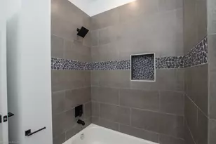 2054 Johanna Crk Dr, Houston, TX 77055 - Photo 25