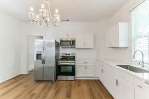 4007 Ball, Galveston, TX 77550 - Photo 9