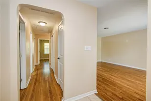 433 Southern Oaks Dr, Lake Jackson, TX 77566 - Photo 5