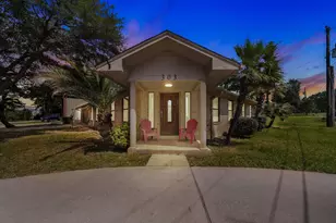 303 Shawnee Dr, Conroe, TX 77316 - Photo 1