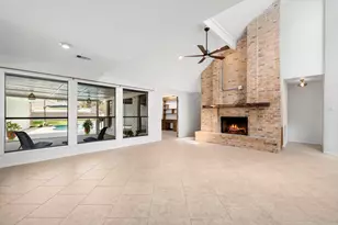 408 Pin Oak Dr, Baytown, TX 77520 - Photo 11