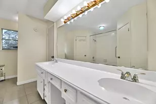 9842 Pinehurst St, Baytown, TX 77521 - Photo 25