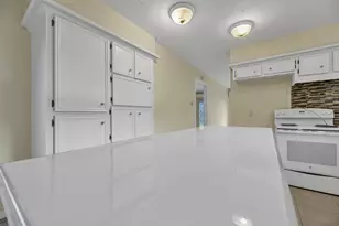 9842 Pinehurst St, Baytown, TX 77521 - Photo 15