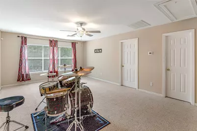 14518 Red Tailed Hawk Lane, Houston, TX 77044 - Photo 33