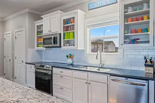 1040 N Gayle St, Gilchrist, TX 77617 - Photo 27