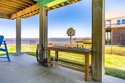 1040 N Gayle Street, Gilchrist, TX 77617 - Photo 11