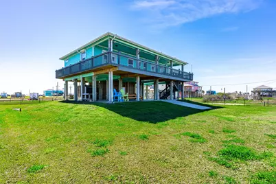 1040 N Gayle Street, Gilchrist, TX 77617 - Photo 13