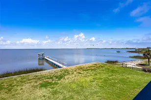 1040 N Gayle St, Gilchrist, TX 77617 - Photo 5