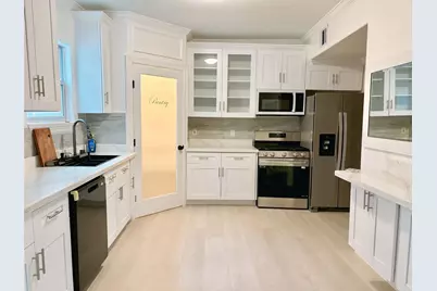 417 W Blum Street, Alvin, TX 77511 - Photo 3