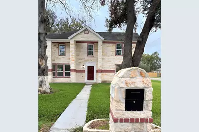 417 W Blum Street, Alvin, TX 77511 - Photo 1