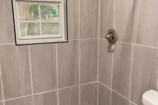 417 W Blum St, Alvin, TX 77511 - Photo 11