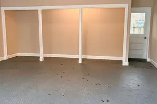 417 W Blum St, Alvin, TX 77511 - Photo 9