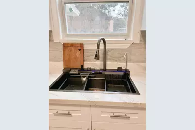 417 W Blum Street, Alvin, TX 77511 - Photo 5