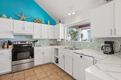 2300 Martinique, Crystal Beach, TX 77650 - Photo 21