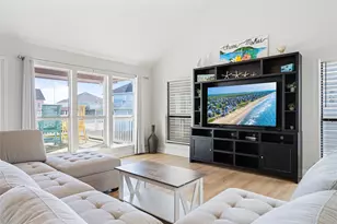 2300 Martinique, Crystal Beach, TX 77650 - Photo 13