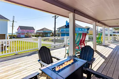 2300 Martinique, Crystal Beach, TX 77650 - Photo 9