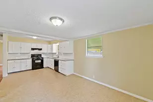 821 E Miller St, Angleton, TX 77515 - Photo 3