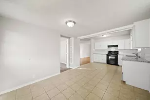 821 E Miller St, Angleton, TX 77515 - Photo 9