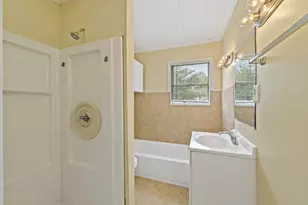 821 E Miller St, Angleton, TX 77515 - Photo 11