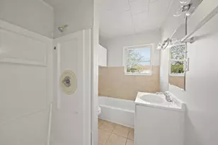 821 E Miller St, Angleton, TX 77515 - Photo 13