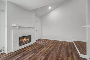 7080 Greenway Chase St, Houston, TX 77072 - Photo 5