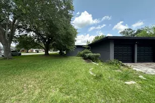 3900 Aggie Dr, Bay City, TX 77414 - Photo 5