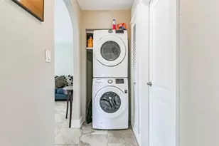 816 11th St, Galveston, TX 77550 - Photo 25