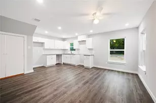 8215 Crestview Dr, Houston, TX 77028 - Photo 3